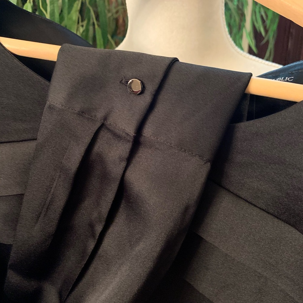 NWT - banana republic classic - bought too small - Picture 5 of 7